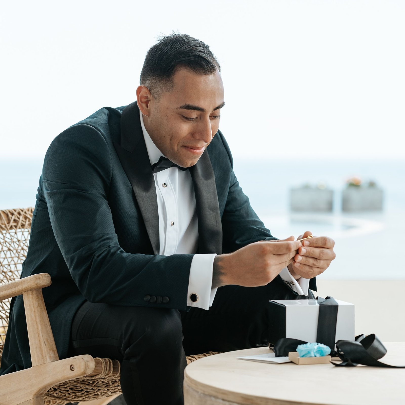 Groom Gift Ideas: 36 Choices for the Wedding Day