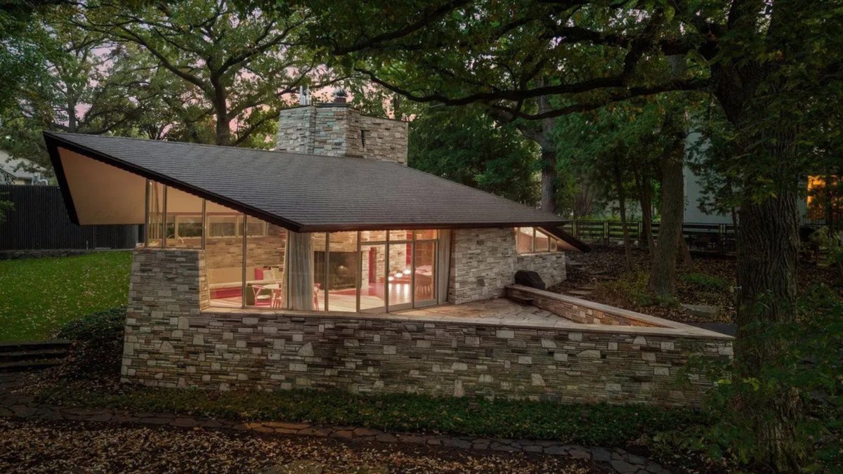 Immaculate Frank Lloyd Wright-designed Usonian listings for .5 million