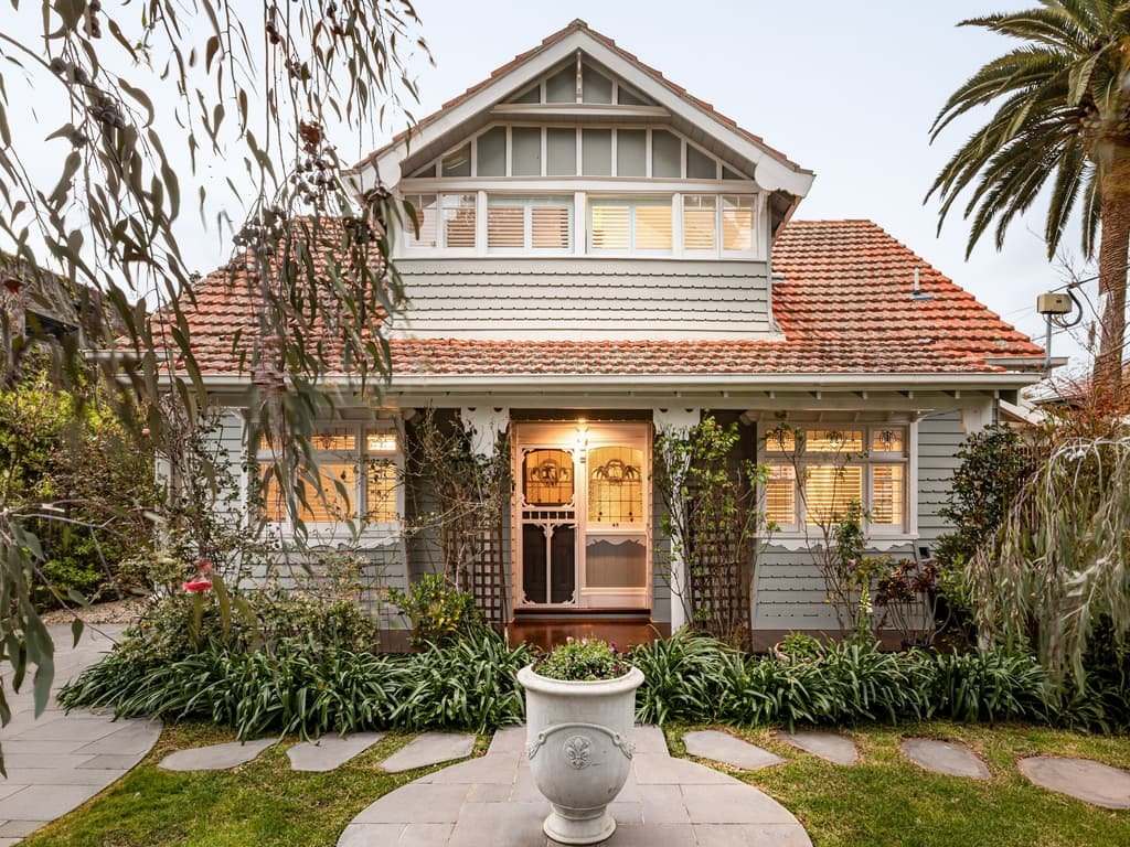 Unique 1920s Alphington home sells for .4 million